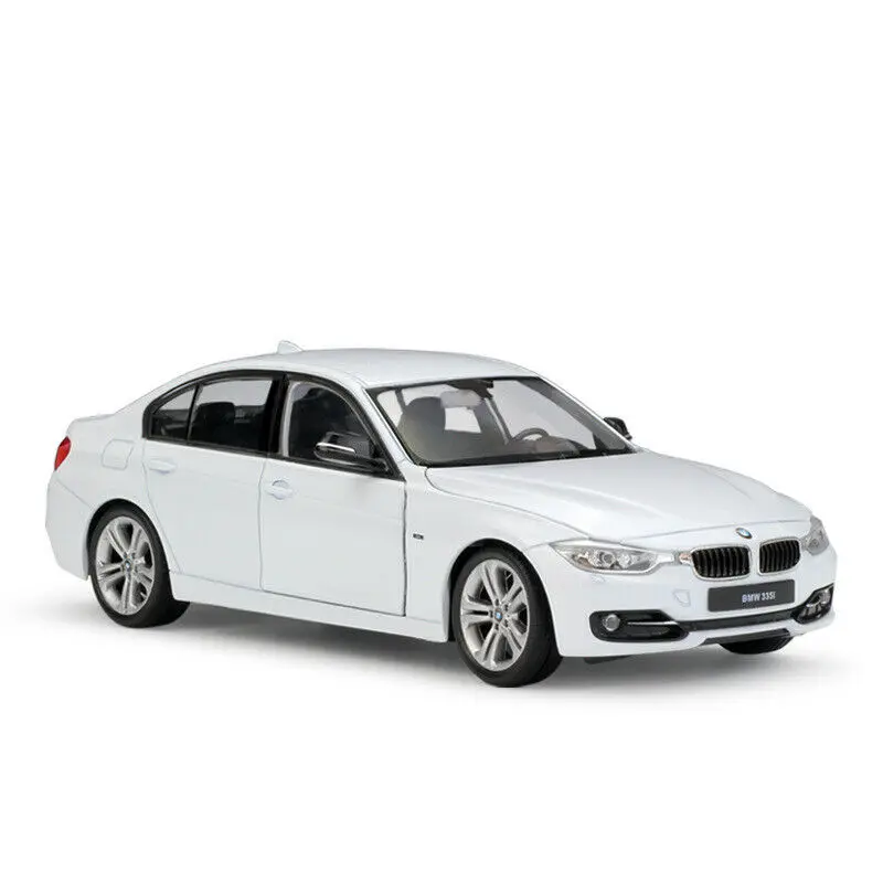 Modelīši - BMW 335i, balts, 1:24
