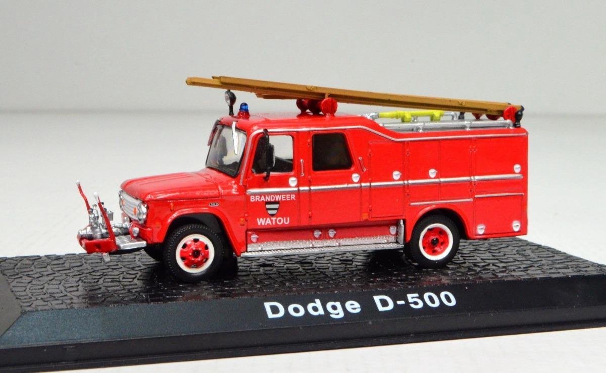 Modelīši - Dodge D-500 ugunsdzēsēju, 1:72