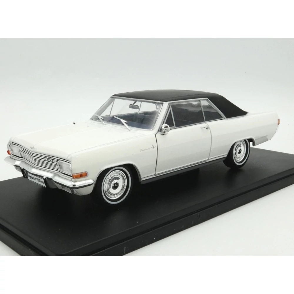 Modelīši - Opel Diplomat V8 Coupe