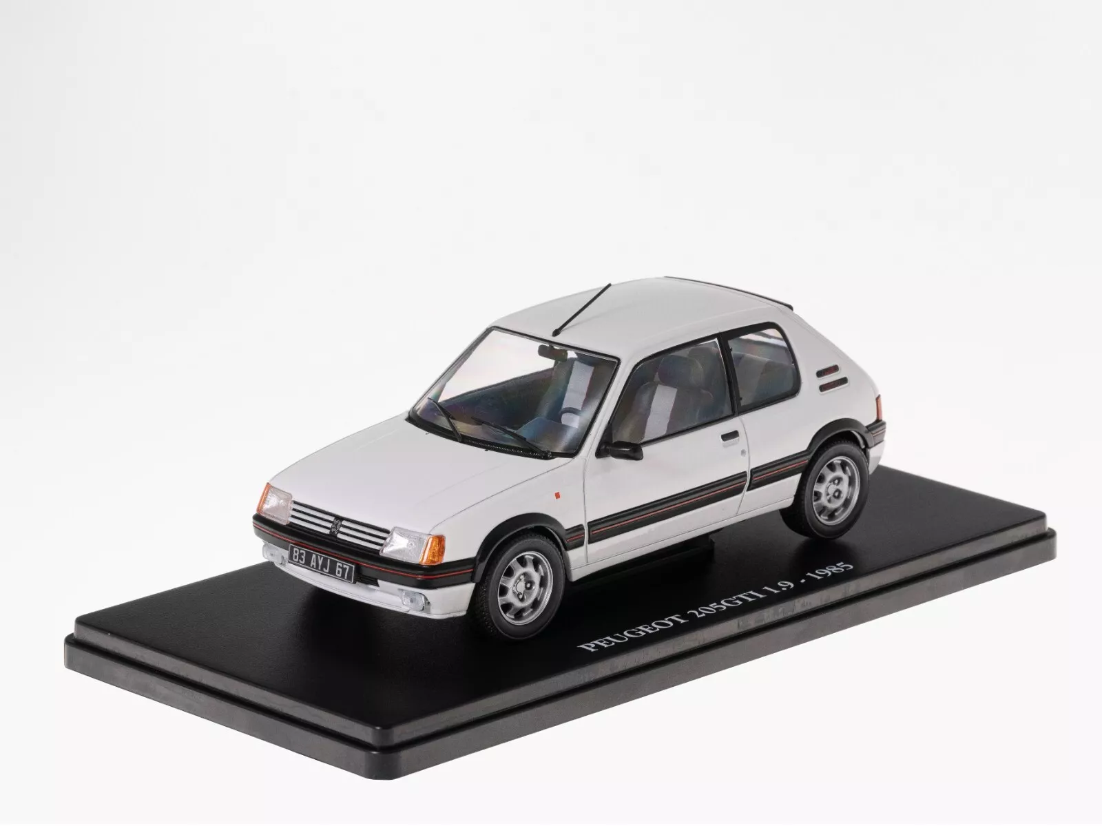 Modelīši - Peugeot 205 GTI 1
